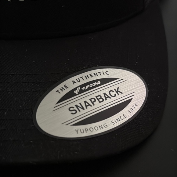 Travis Mathew Black Los Angeles Snapback Hat - Picture 2 of 8